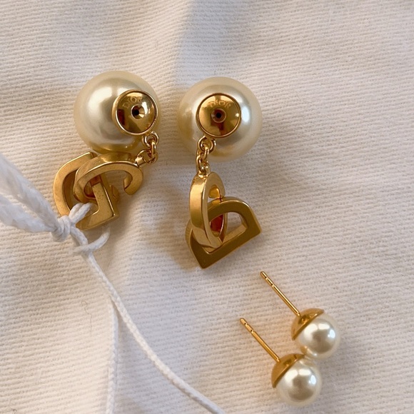 Dior Tribales Earrings Gold-Finish Metal and White Resin Pearls - Picture 11 of 16